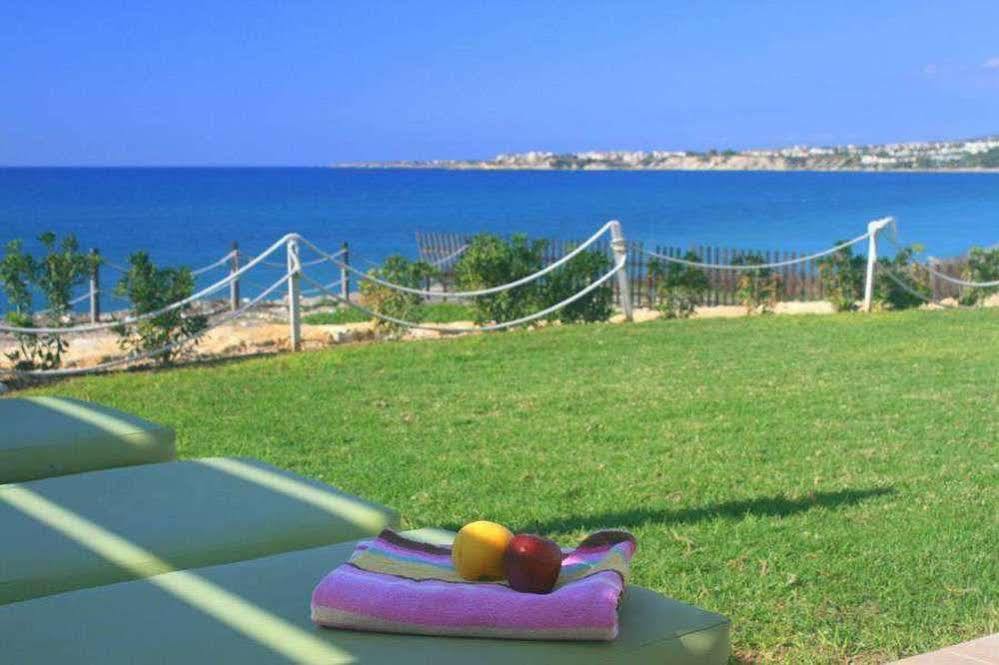 Blue Coral Beach Villas Пафос Экстерьер фото